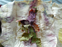 Spitzen mit Ecoprinting coloriert.JPG